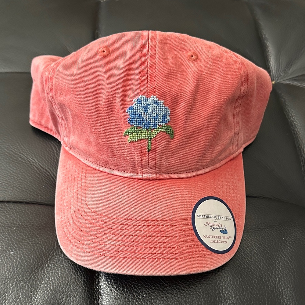 NWOT Smathers & Branson Nantucket Red Hydrangea Needlepoint Hat
